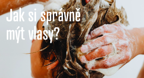 Namočím, napením, zabalím do uteráka a hotovo. Čo môže byť na umývaní vlasov tak zložitého? Často si ani neuvedomíme, koľkých chýb sa dopúšťame, a aký vplyv majú na kvalitu vlasov a pokožky.